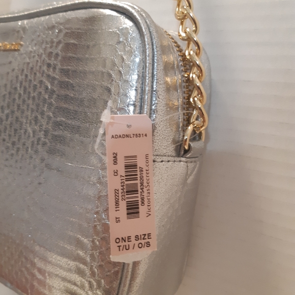 NWOT Silver Victorias Secret Shoulder Bag - Picture 7 of 7